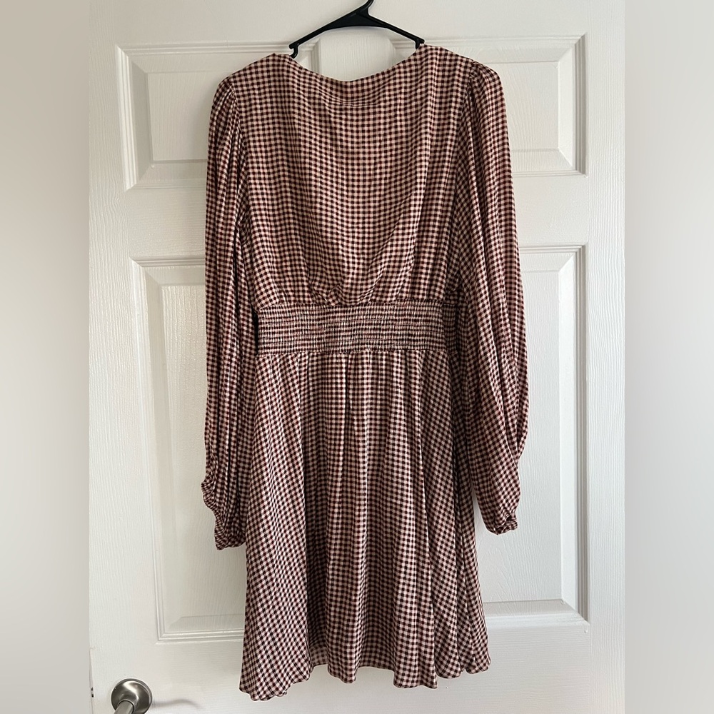 NWT GB Gianni Bini Brown Gingham V-Neck Smocked Waist Long Sleeve Dress Large - Picture 2 of 11